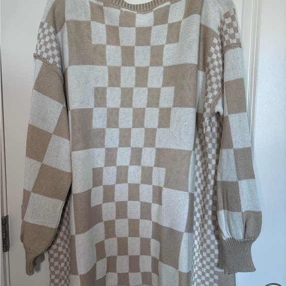Anniewear LA Checkered Tan and White (Latte) oversized cardigan size S - Picture 4 of 6